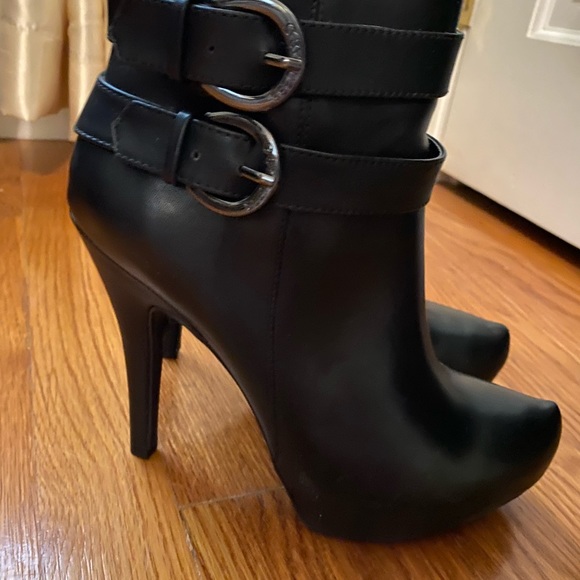 G by Guess GEMM size 8 bootie - Picture 4 of 5